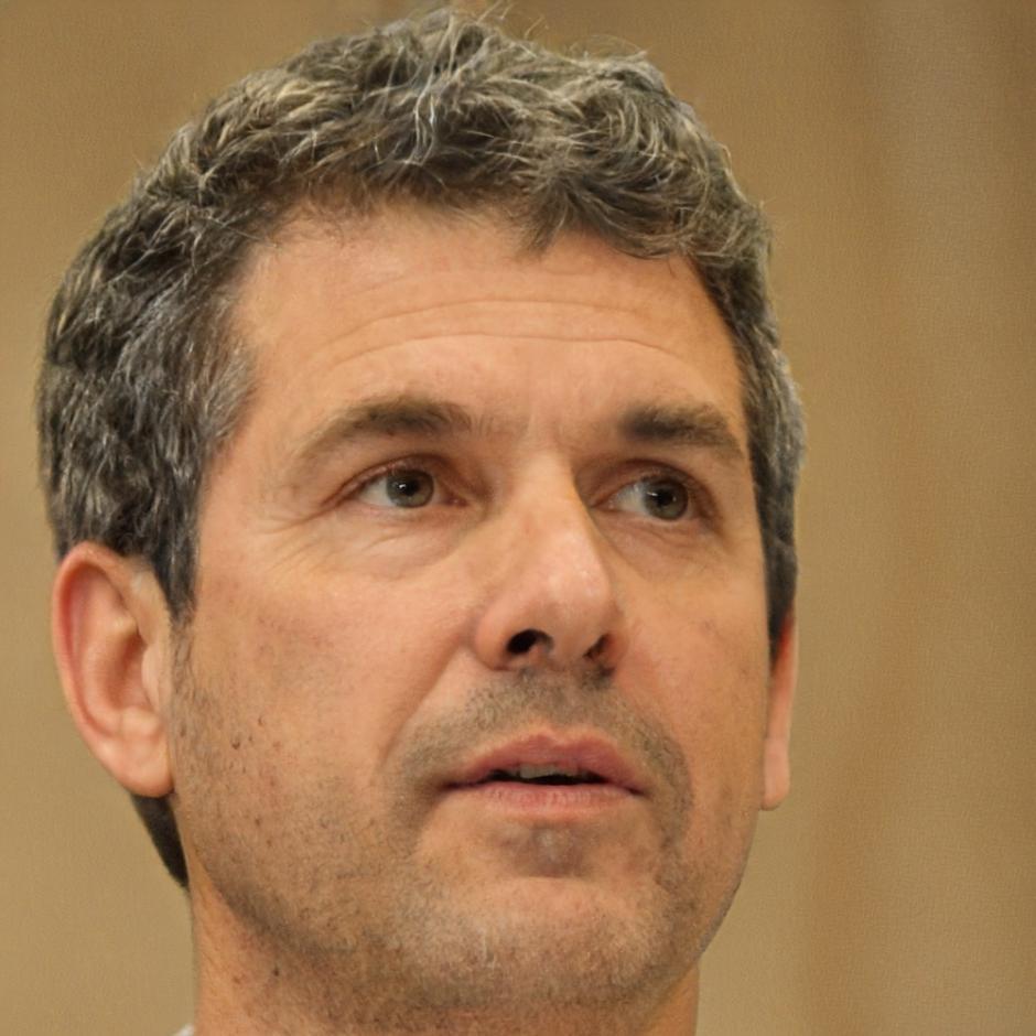 Portrait professionnel de Olivier Beaumont, directeur financier chez morventakio